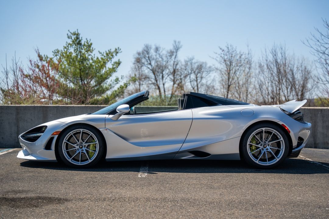 2025 McLaren 750S Spider