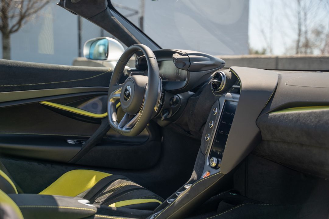 2025 McLaren 750S Spider