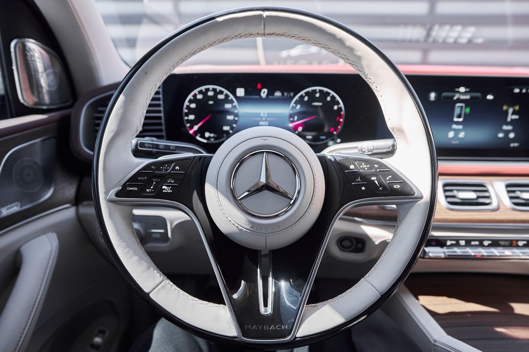 2025 Mercedes-Benz GLS