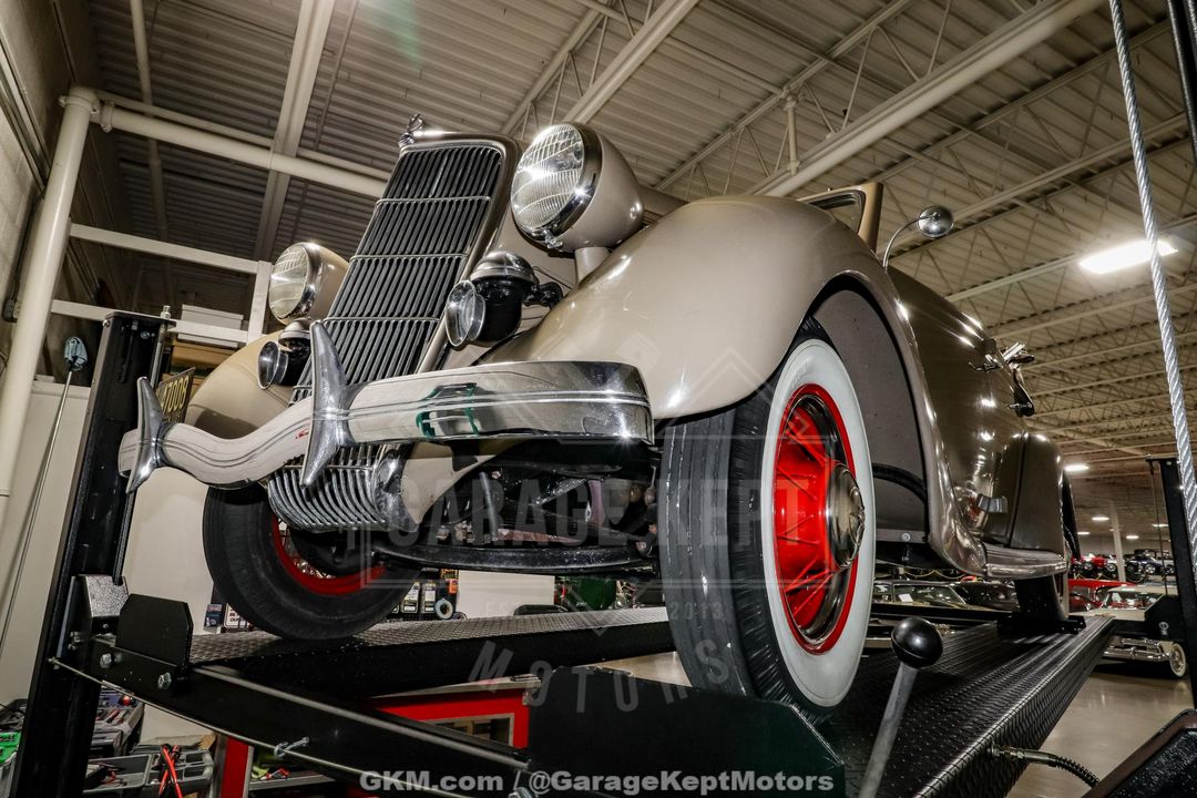 1935 Ford Model 48
