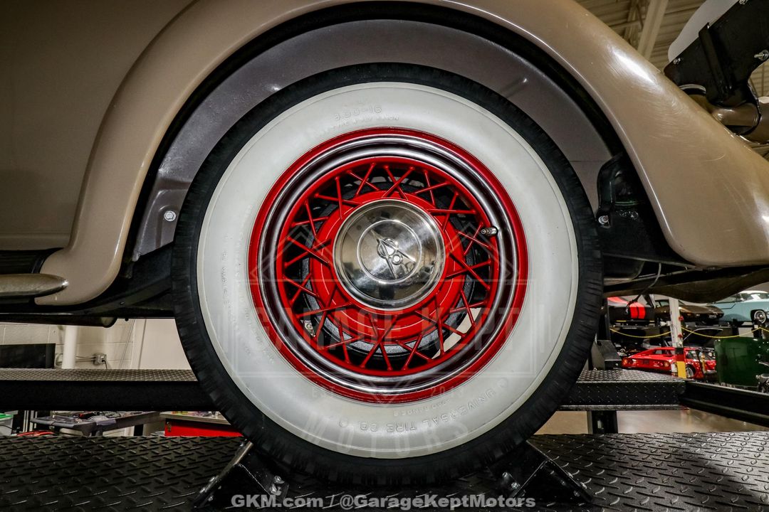 1935 Ford Model 48