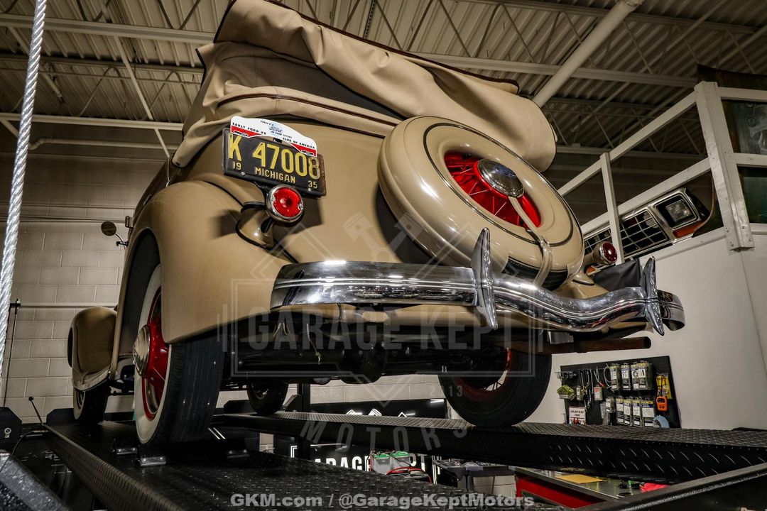 1935 Ford Model 48