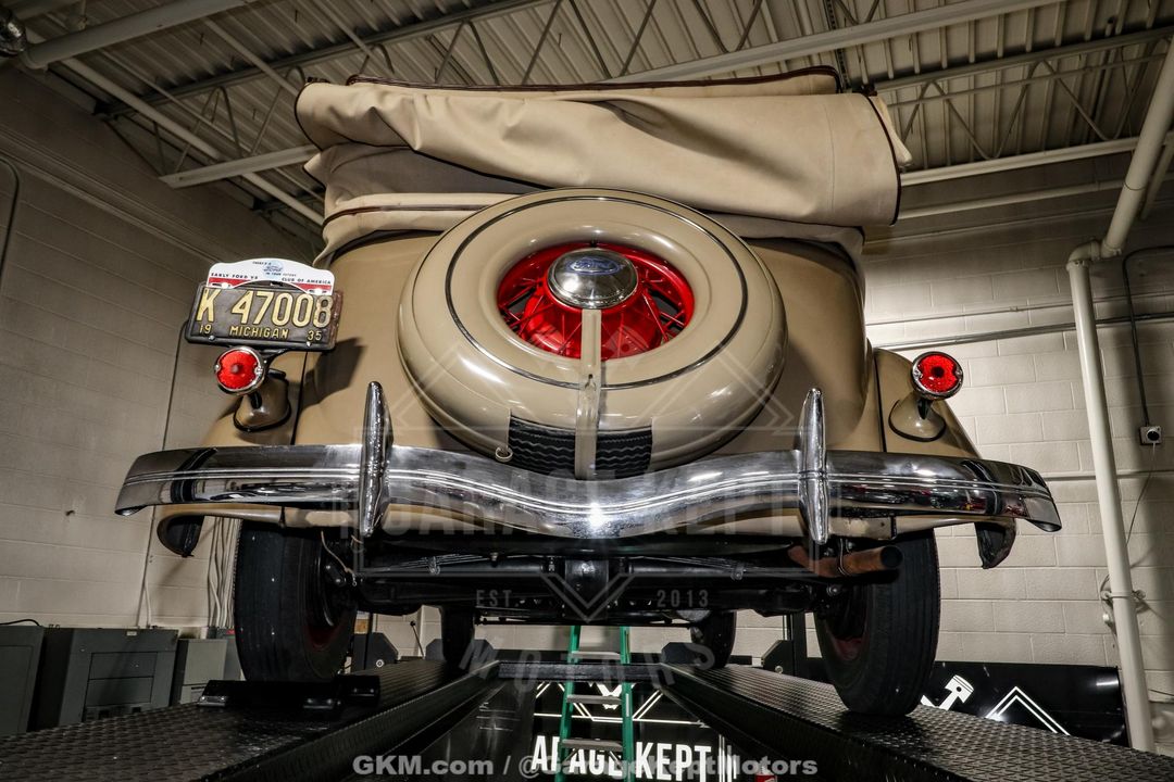 1935 Ford Model 48