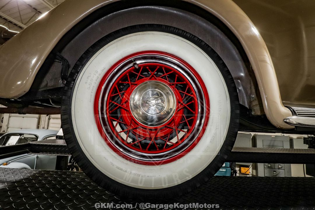 1935 Ford Model 48