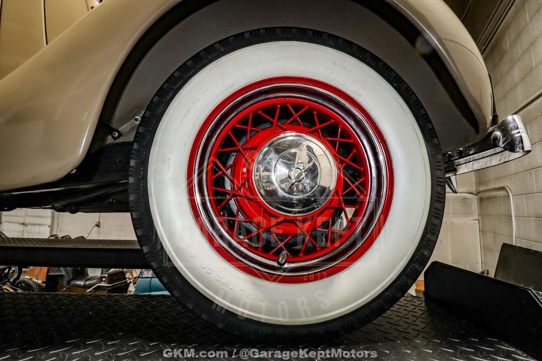 1935 Ford Model 48