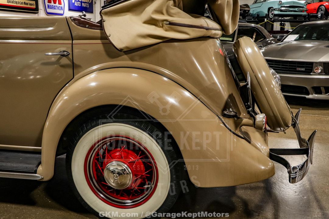 1935 Ford Model 48