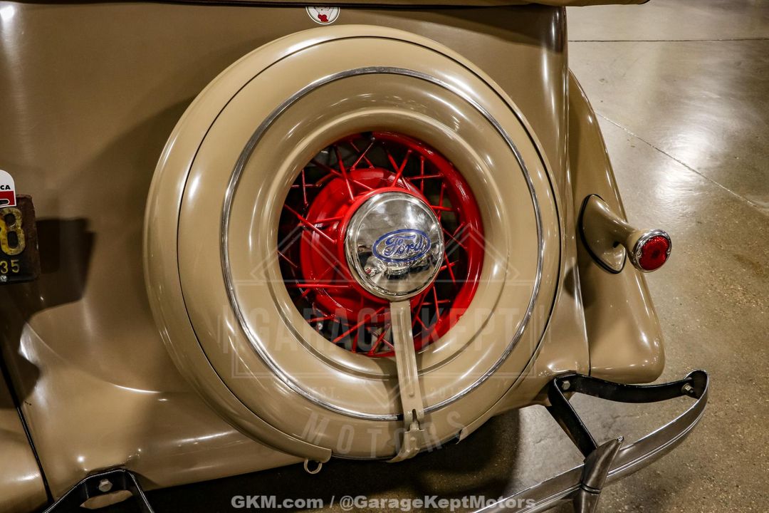 1935 Ford Model 48