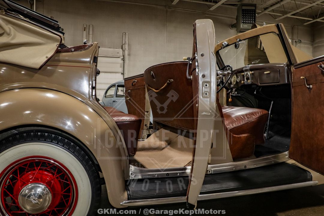 1935 Ford Model 48