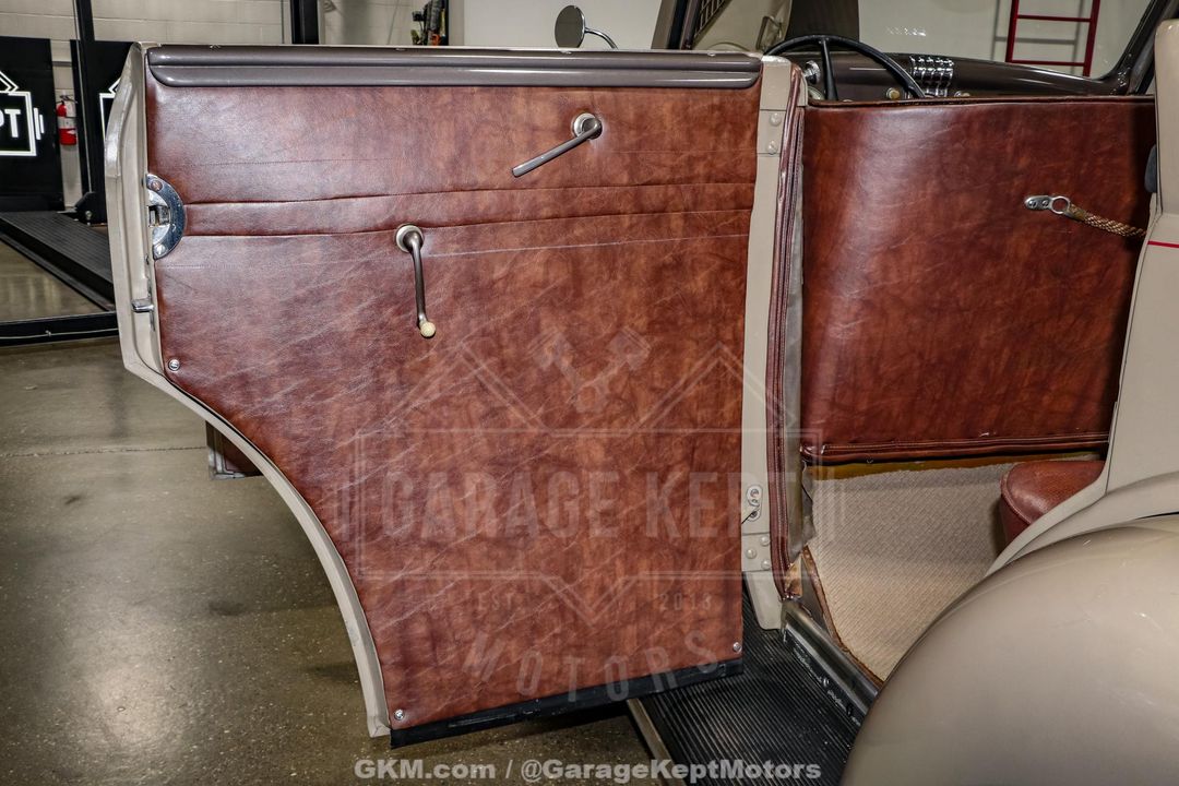 1935 Ford Model 48