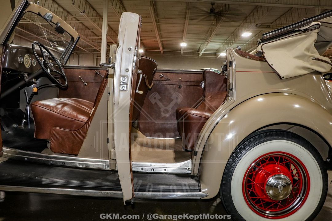 1935 Ford Model 48