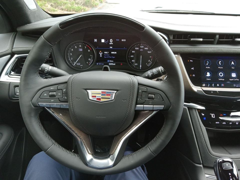 2025 Cadillac XT6