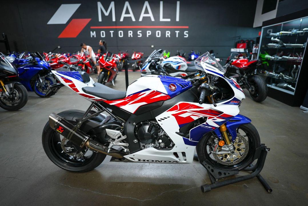 2023 Honda CBR1000RR- R Fireblade SP