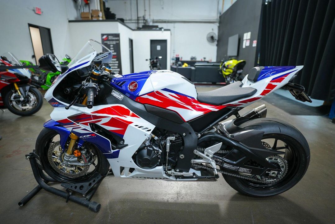 2023 Honda CBR1000RR- R Fireblade SP