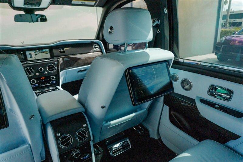 2022 Rolls-Royce Black Badge Cullinan