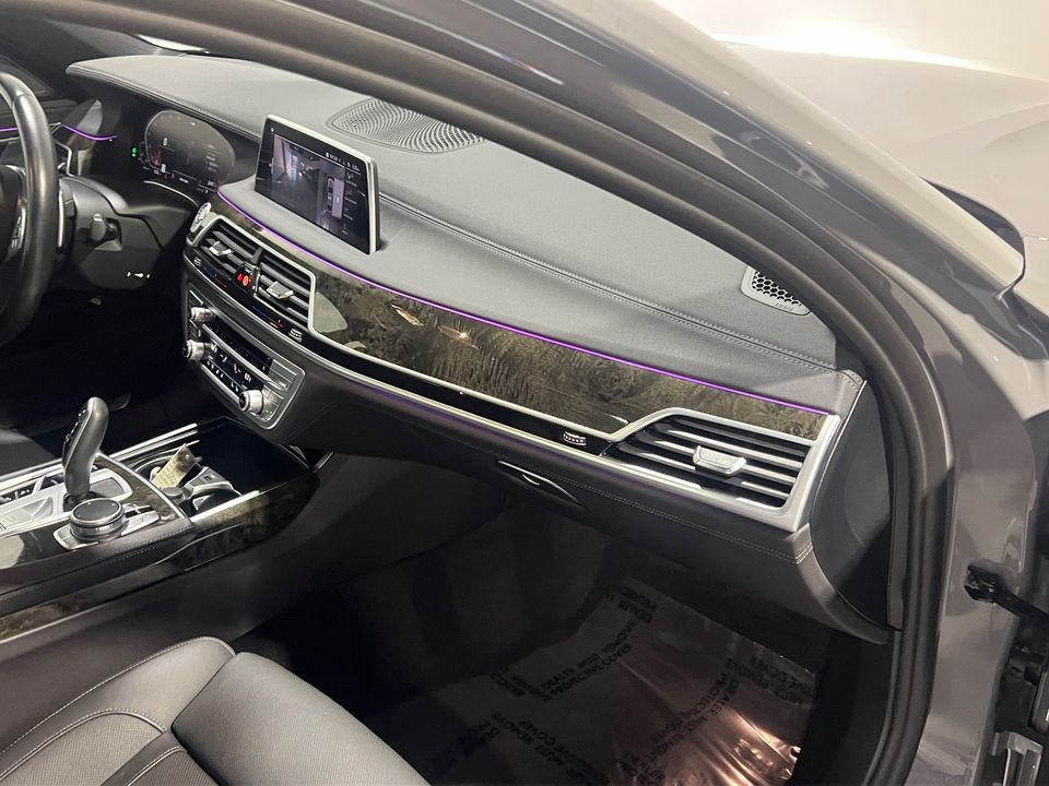 2022 BMW 7 Series 740i AWD M Sport Pkg