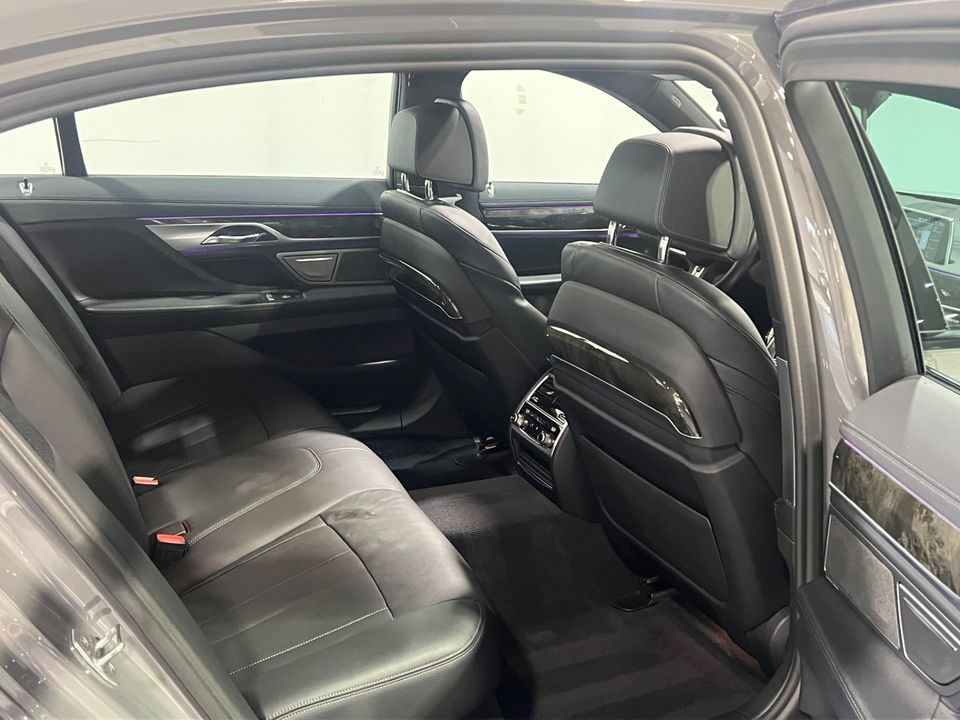 2022 BMW 7 Series 740i AWD M Sport Pkg