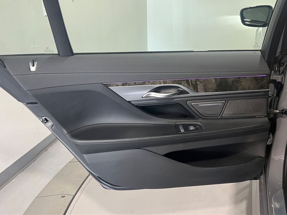 2022 BMW 7 Series 740i AWD M Sport Pkg