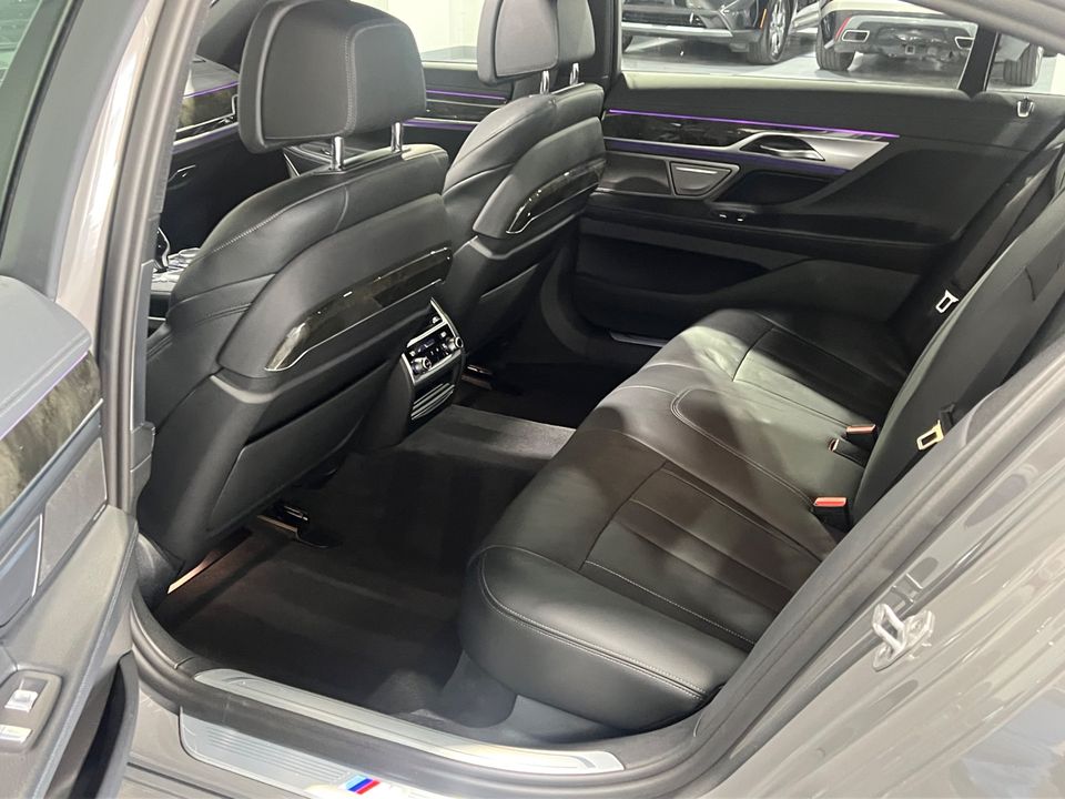 2022 BMW 7 Series 740i AWD M Sport Pkg