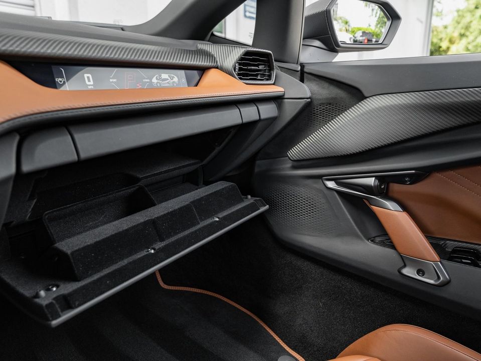 2024 Lamborghini Revuelto