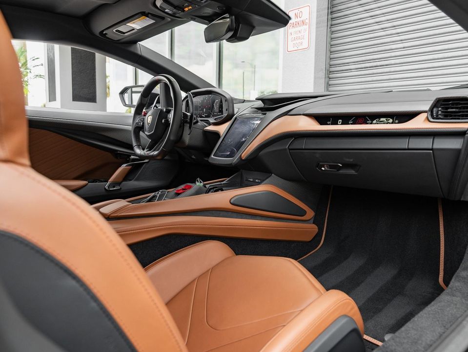 2024 Lamborghini Revuelto