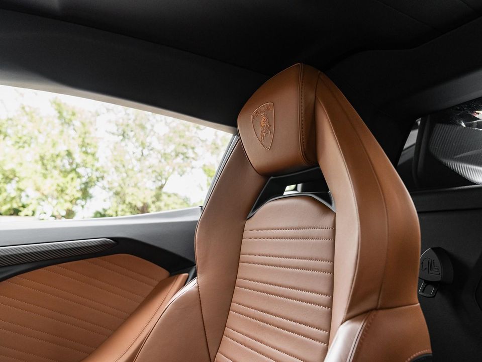 2024 Lamborghini Revuelto