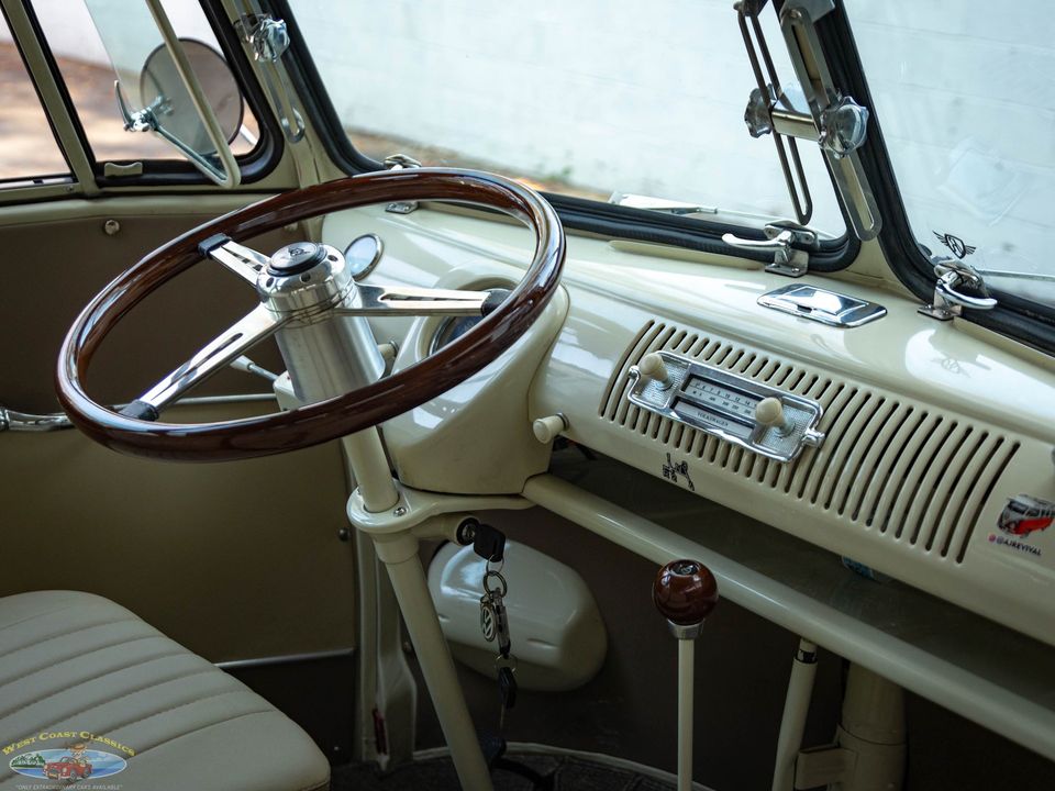 1975 Volkswagen 23 Window Samba