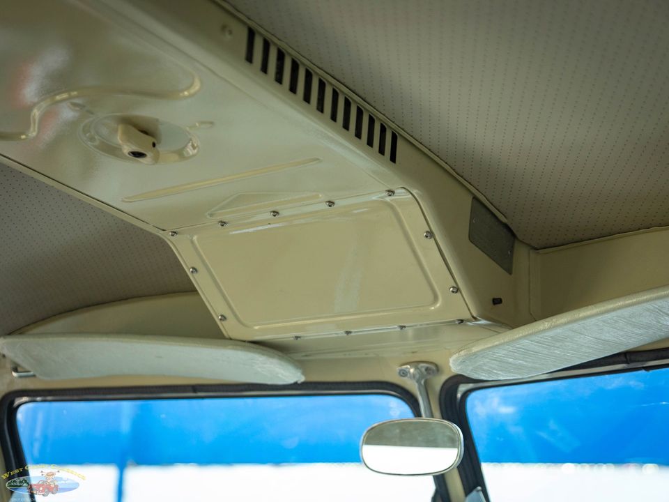 1975 Volkswagen 23 Window Samba