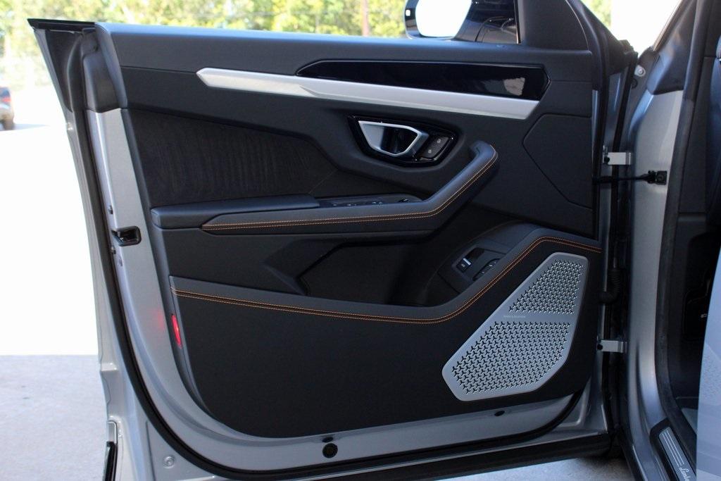 2020 Lamborghini Urus