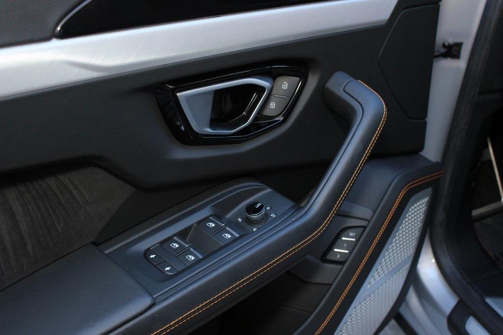 2020 Lamborghini Urus