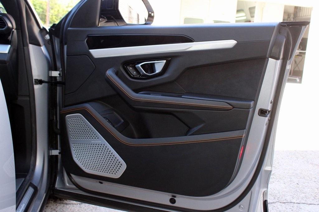 2020 Lamborghini Urus