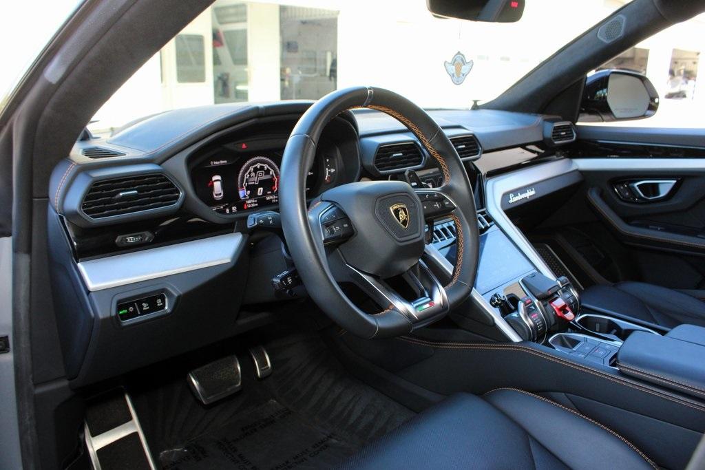 2020 Lamborghini Urus