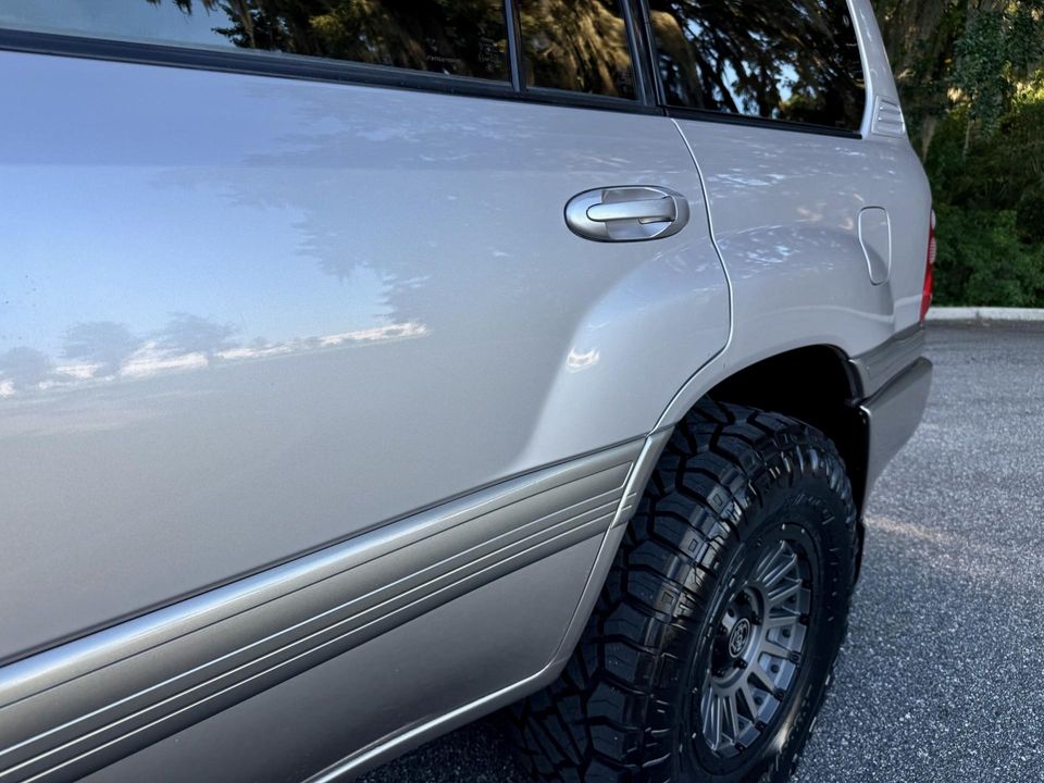 2000 Toyota Land Cruiser 100 OUTSTANDING BUILD BEAUTIFUL