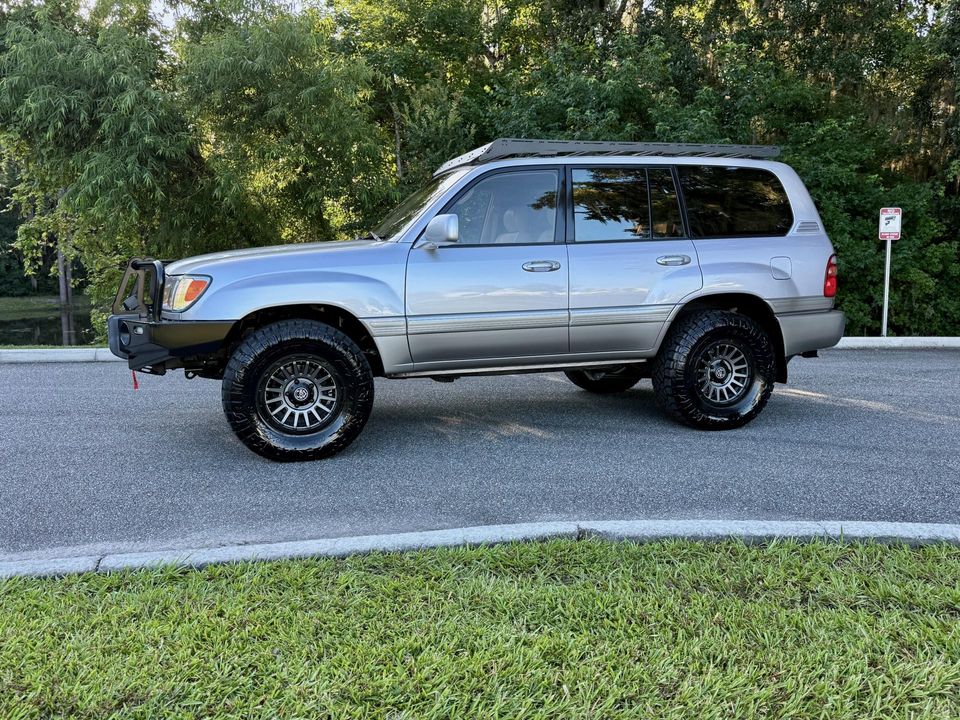 2000 Toyota Land Cruiser 100 OUTSTANDING BUILD BEAUTIFUL