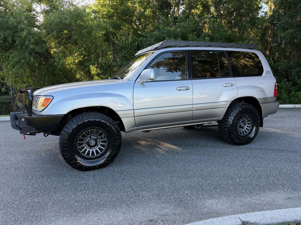 2000 Toyota Land Cruiser 100 OUTSTANDING BUILD BEAUTIFUL