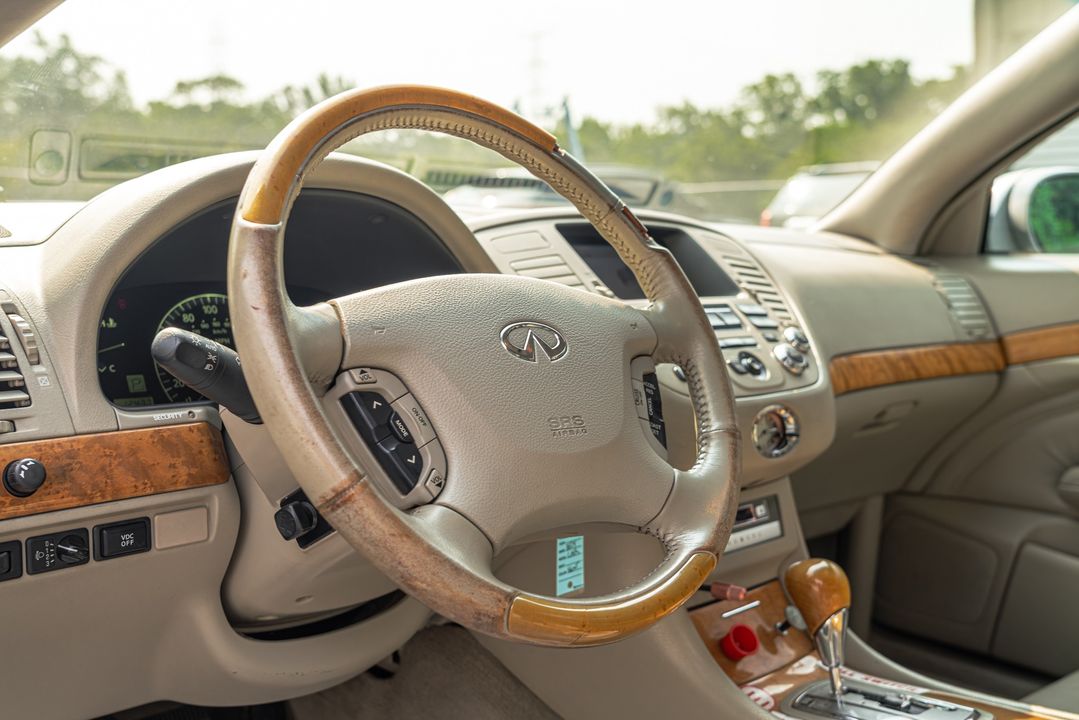 2002 INFINITI Q45