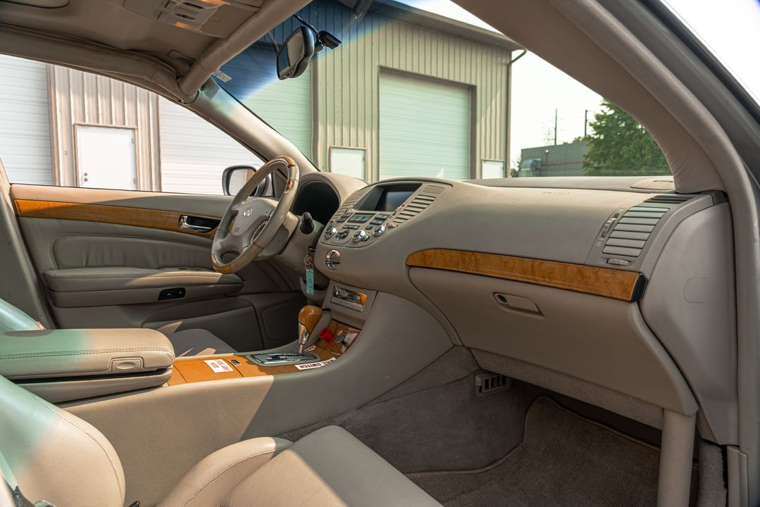 2002 INFINITI Q45