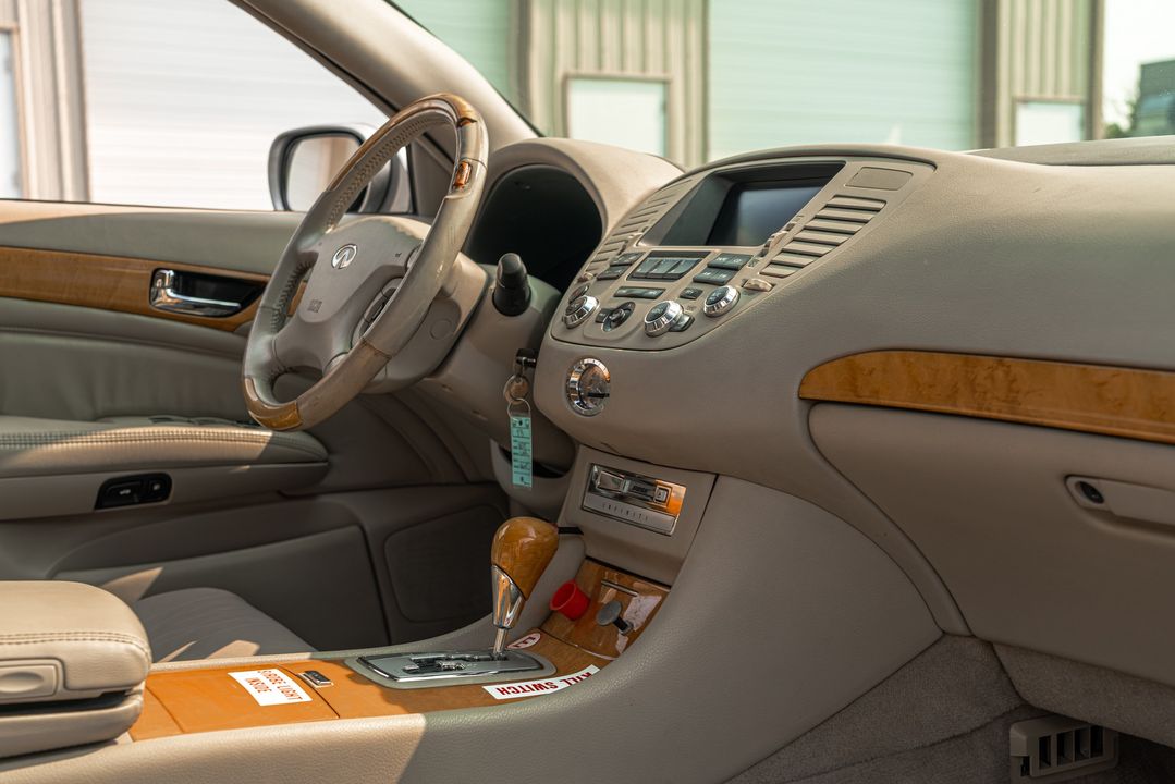 2002 INFINITI Q45