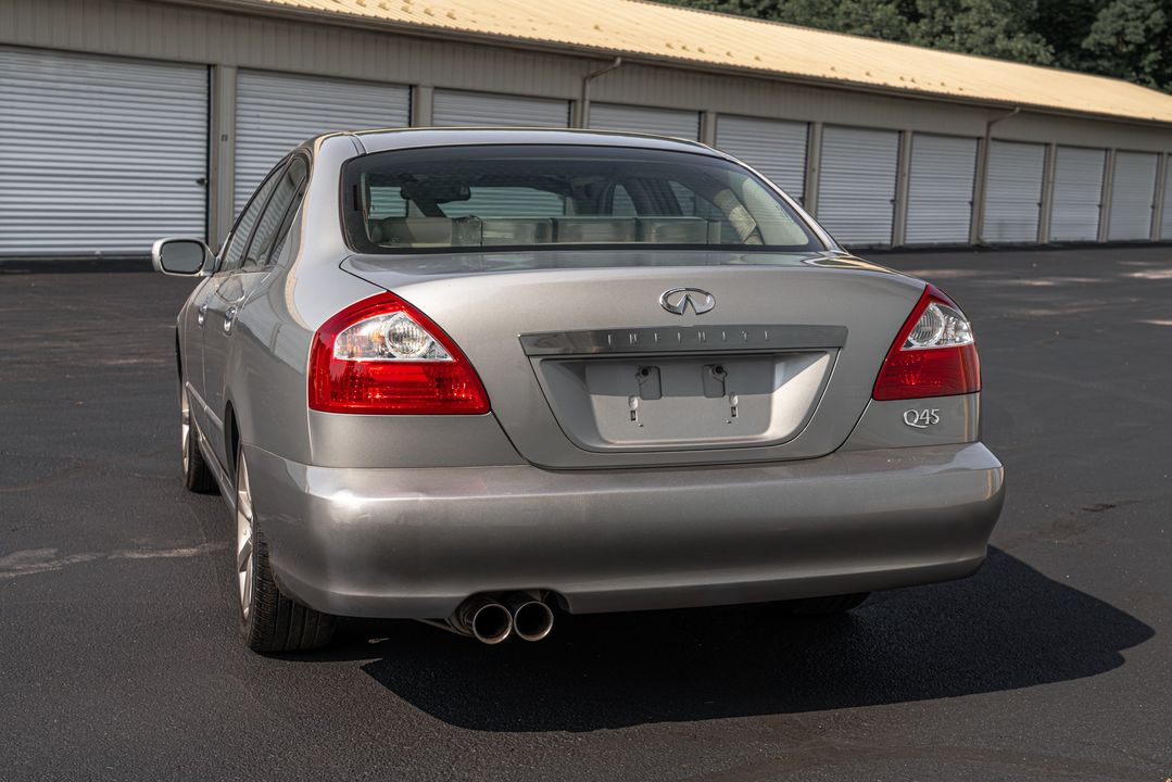 2002 INFINITI Q45