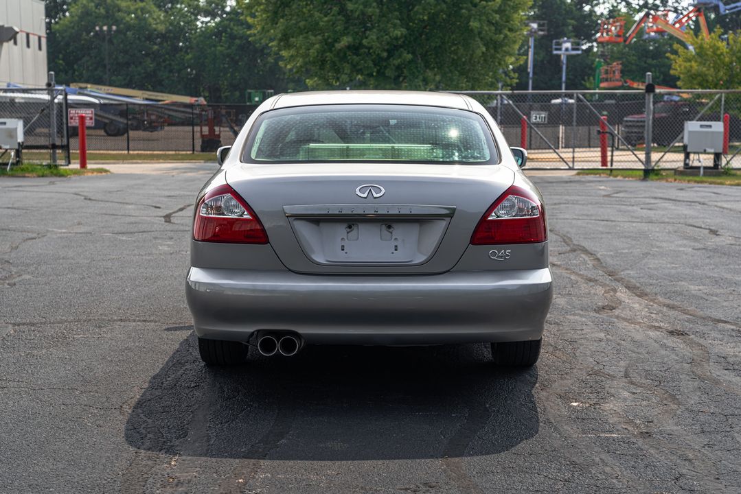 2002 INFINITI Q45