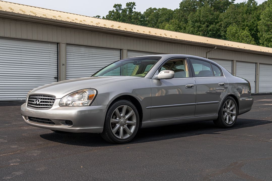 2002 INFINITI Q45
