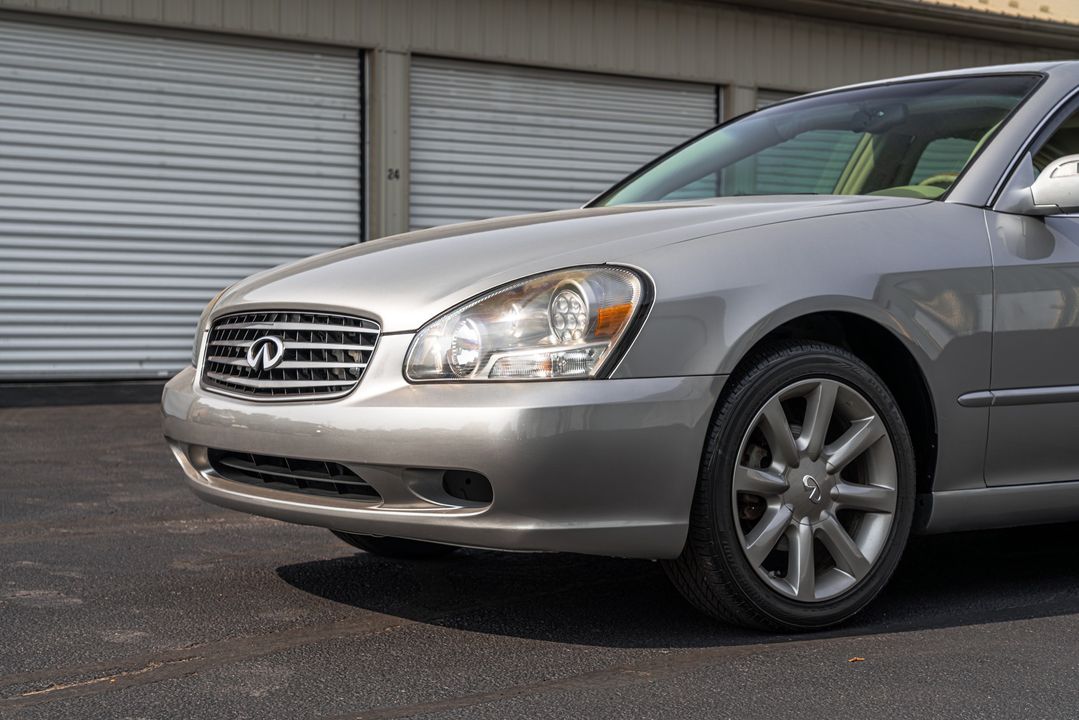 2002 INFINITI Q45