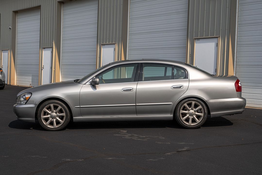 2002 INFINITI Q45