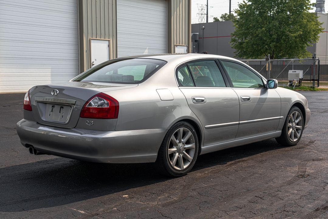 2002 INFINITI Q45