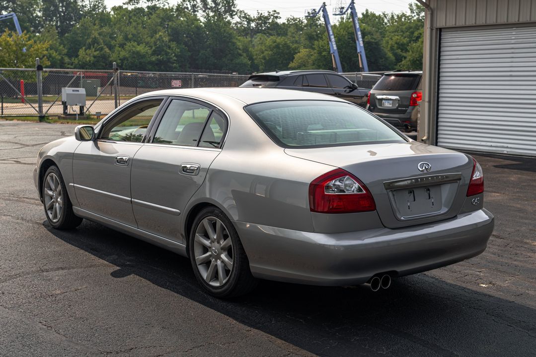 2002 INFINITI Q45