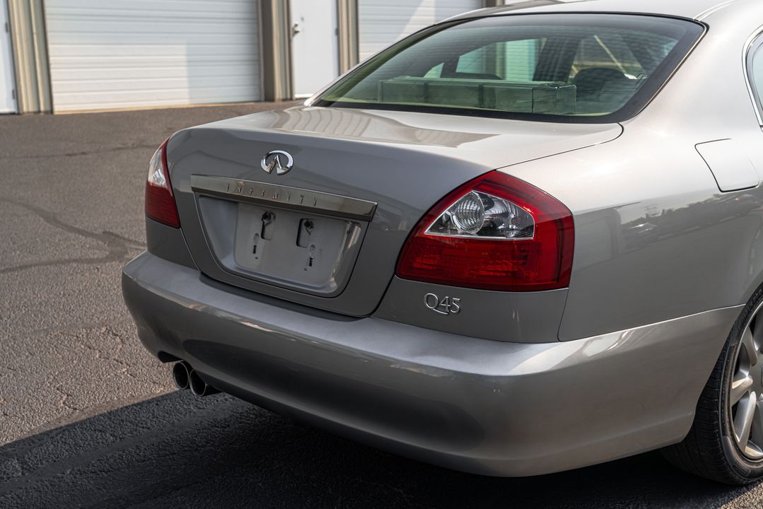 2002 INFINITI Q45