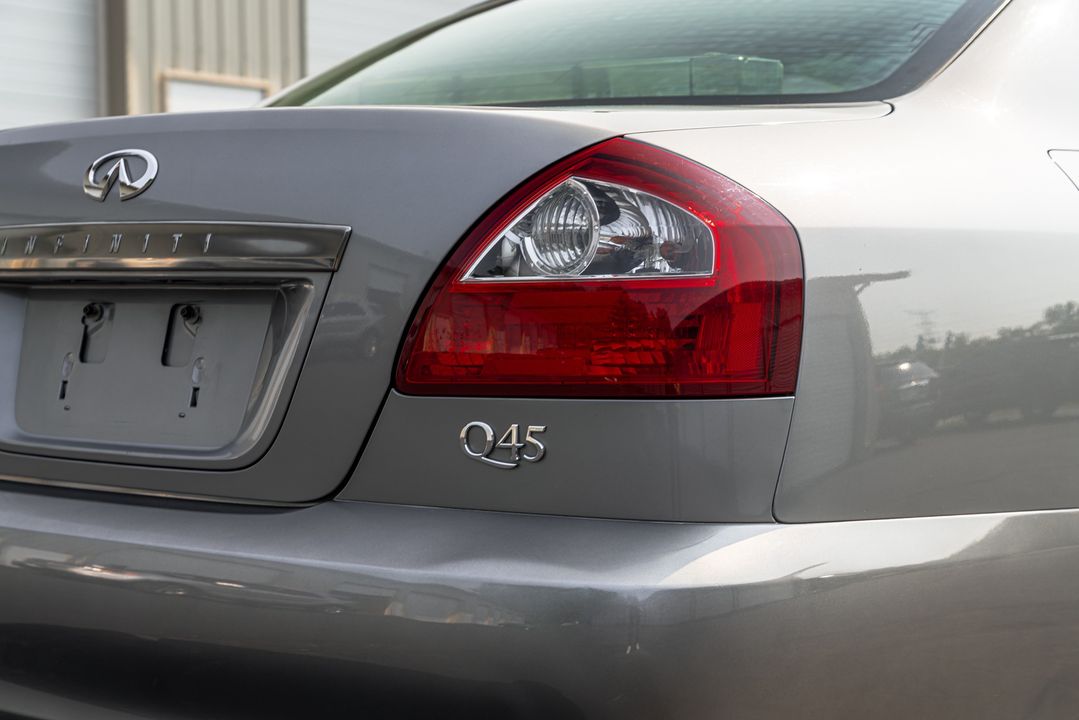 2002 INFINITI Q45
