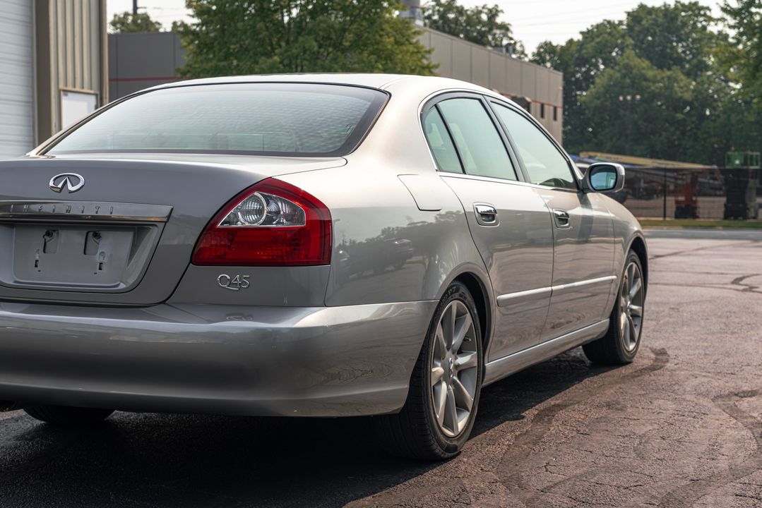 2002 INFINITI Q45