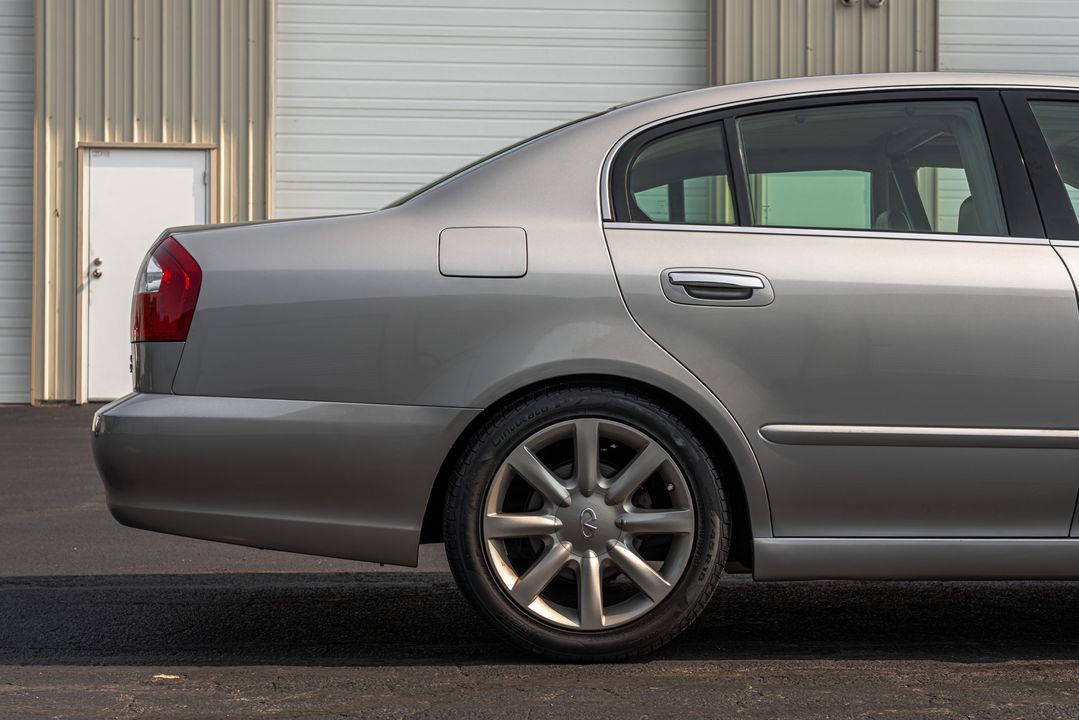 2002 INFINITI Q45