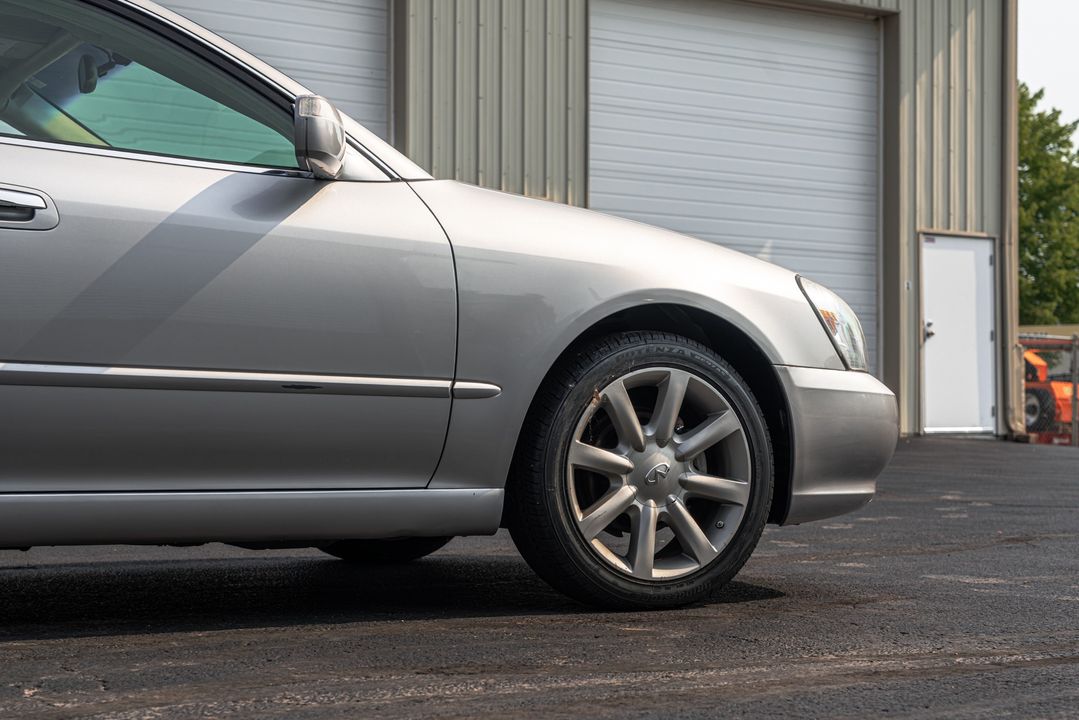 2002 INFINITI Q45