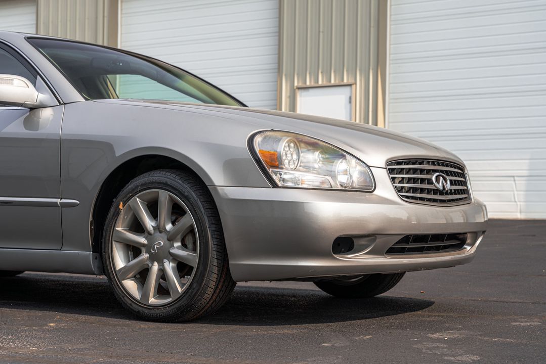 2002 INFINITI Q45